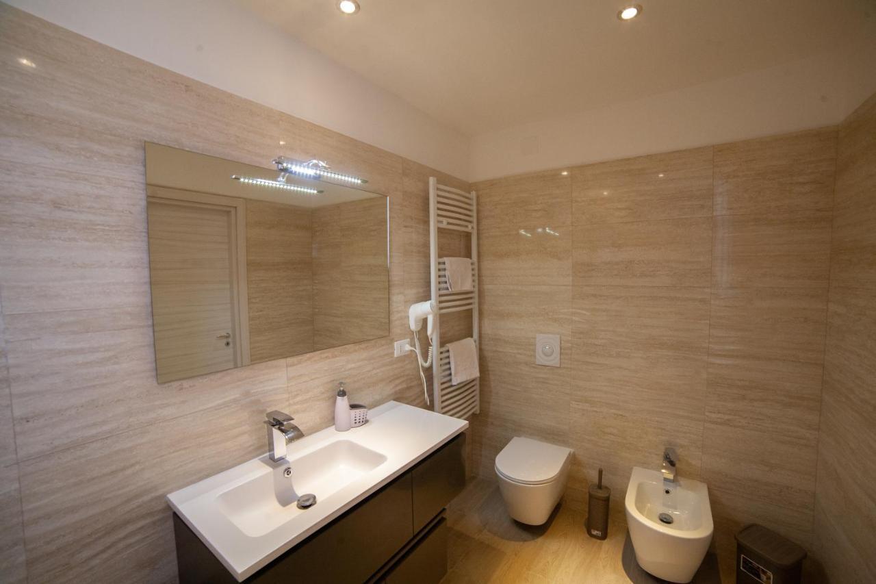 B&B Miramare Suite Taranto Ngoại thất bức ảnh